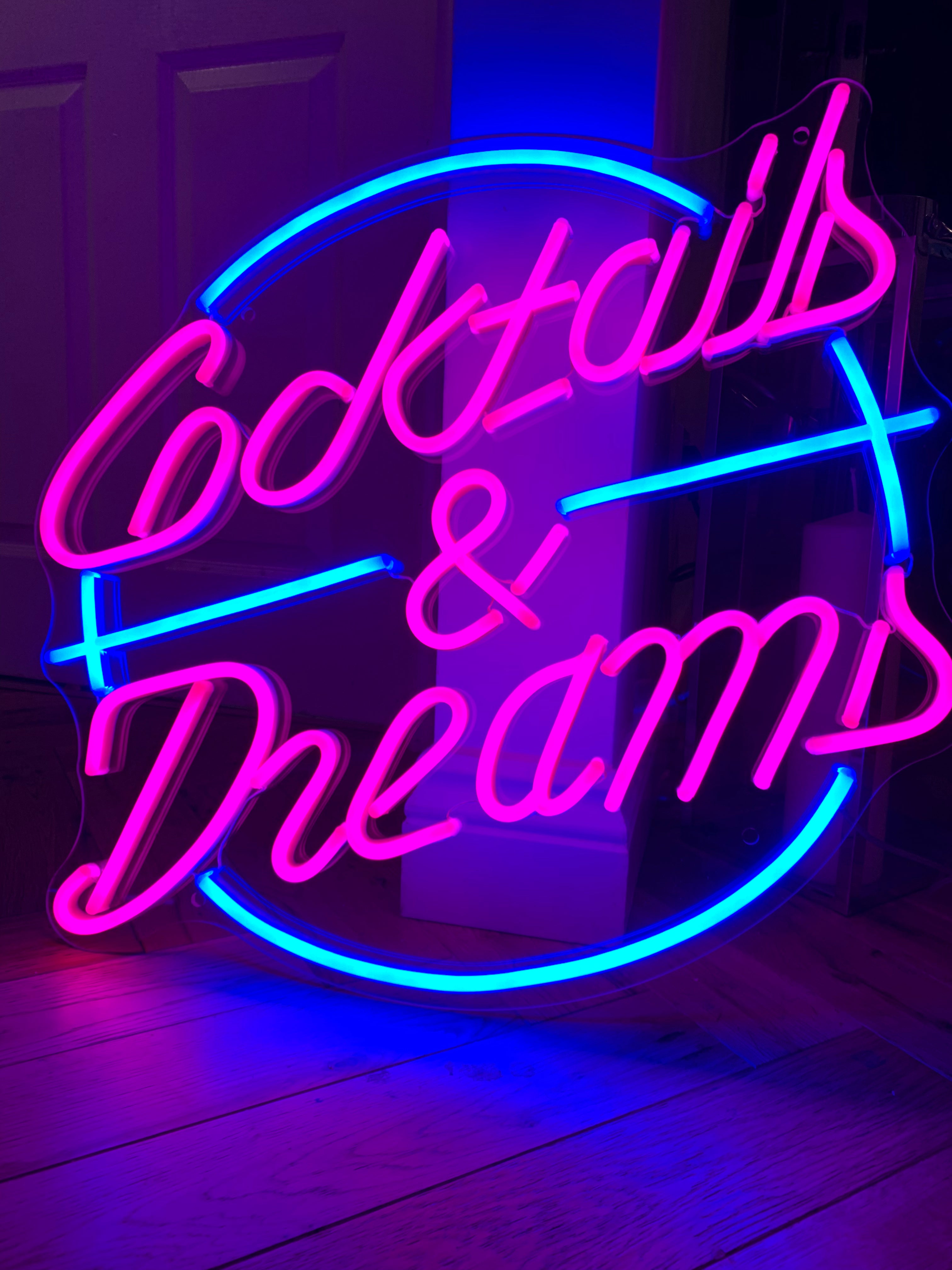 Cocktails & Dreams ' LED Neon sign